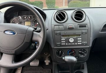 Ford Fiesta 22.600 km 5.900 &euro; Bremen 28201
