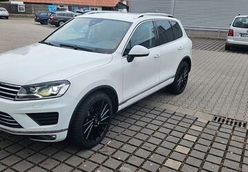VW Touareg 215.201 km 17.500 &euro; Bremen 28325