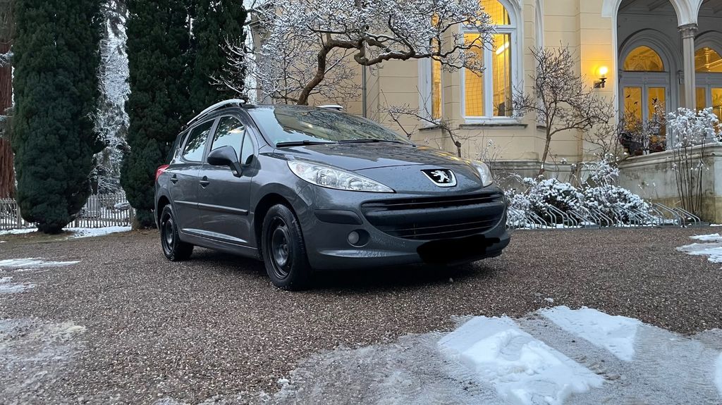 Peugeot 207 111.500 km 3.500 &euro; Achim 28832
