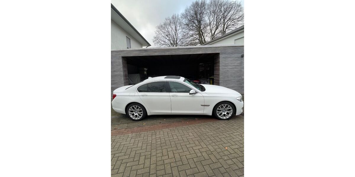 BMW 730 272.000 km 12.999 &euro; Bremen 28717