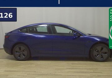 Tesla Model 3 49.745 km 24.480 &euro; Bremen / Arsten 28279