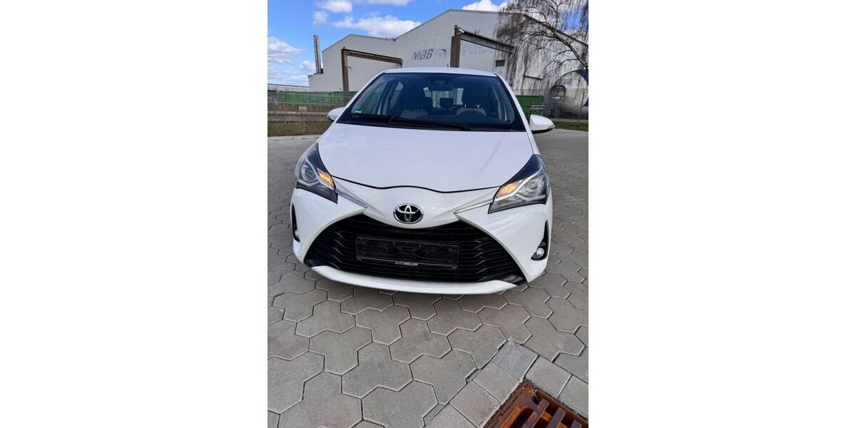 Toyota Yaris 104.000 km 9.900 &euro; Stuhr 28816