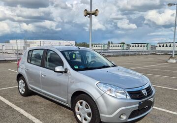 Dacia Sandero 60.680 km 3.500 &euro; Bremen 28329