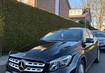 Mercedes-Benz GLA 180 171.000 km 12.000 &euro; Bremen 28325