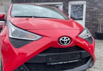 Toyota Aygo (X) 17.800 km 10.690 &euro; Bremen 28309