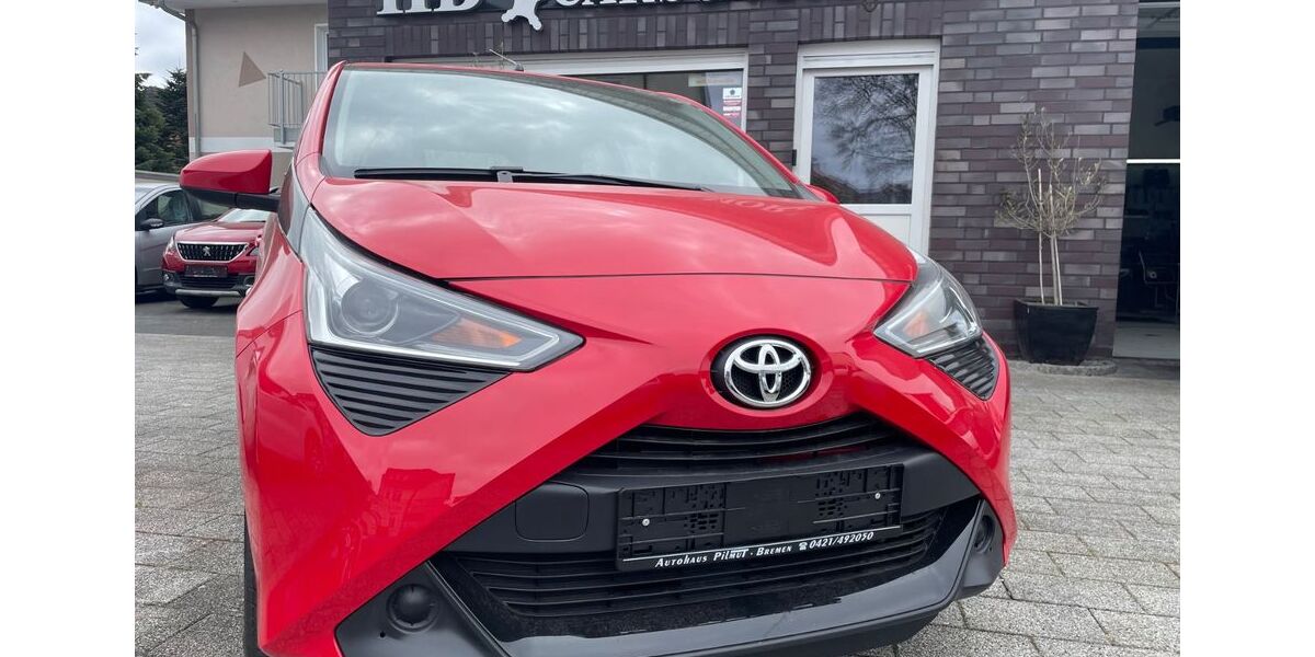 Toyota Aygo (X) 17.800 km 10.690 &euro; Bremen 28309