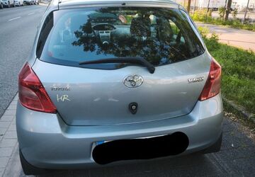 Toyota Yaris 119.930 km 2.500 &euro; Bremen 28217