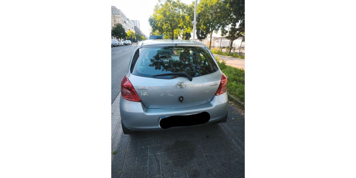 Toyota Yaris 119.930 km 2.500 &euro; Bremen 28217