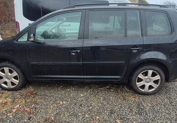VW Touran 200.000 km 2.999 &euro; Achim 28832