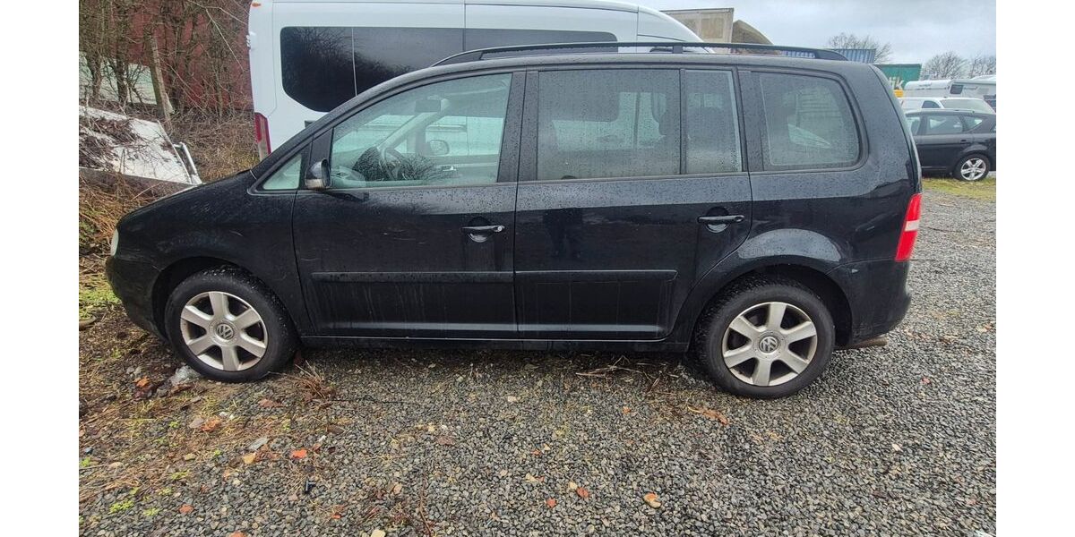 VW Touran 200.000 km 2.999 &euro; Achim 28832