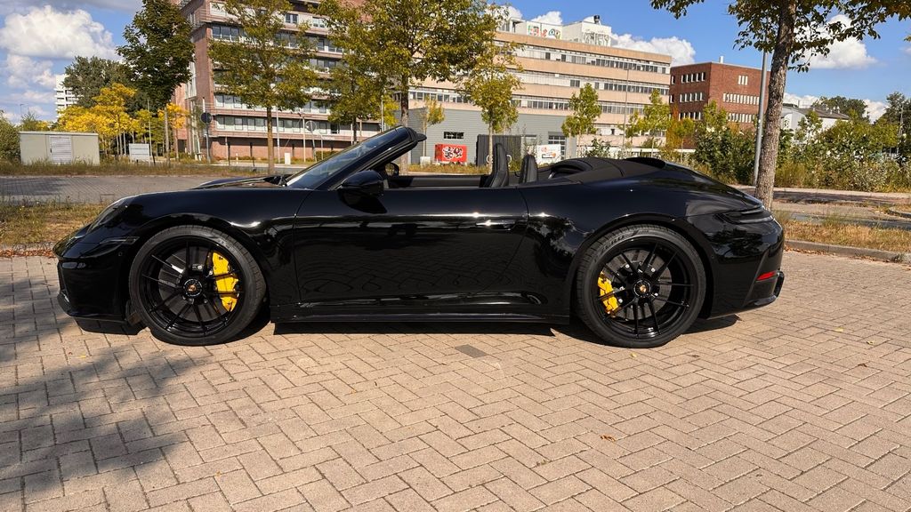 Porsche 992 9.800 km 193.900 &euro; Bremen 28217