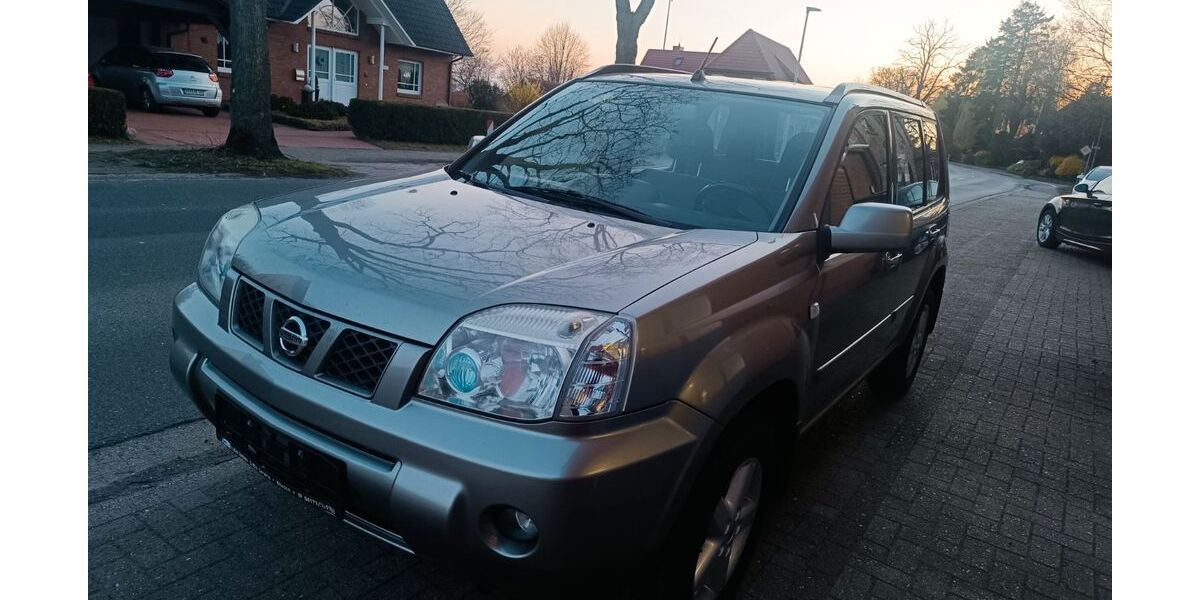 Nissan X-Trail 166.000 km 4.490 &euro; Blender 27337