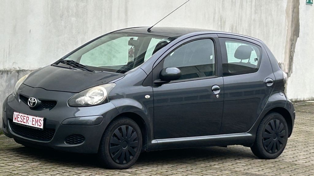 Toyota Aygo (X) 184.000 km 2.325 &euro; Bremen 28201