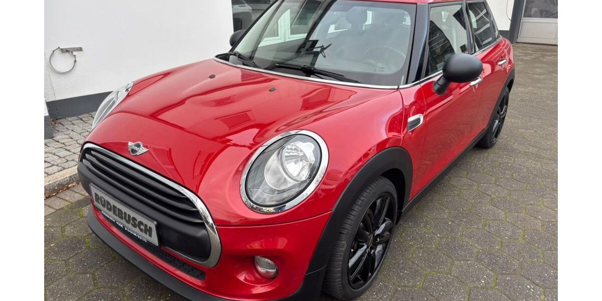 Mini One First 85.210 km 9.490 &euro; Hude 27798