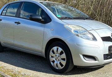 Toyota Yaris 96.000 km 3.990 &euro; Bremen 28197