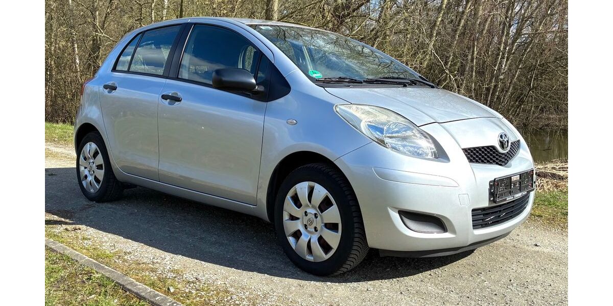 Toyota Yaris 96.000 km 3.990 &euro; Bremen 28197