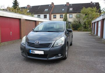 Toyota Verso 199.000 km 5.250 &euro; Bremen 28307