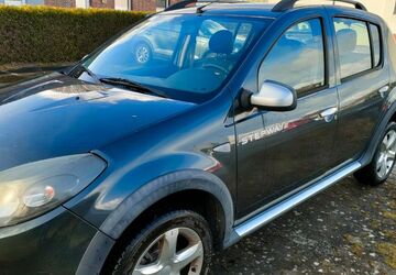 Dacia Sandero 180.000 km 2.300 &euro; Bremen 28199