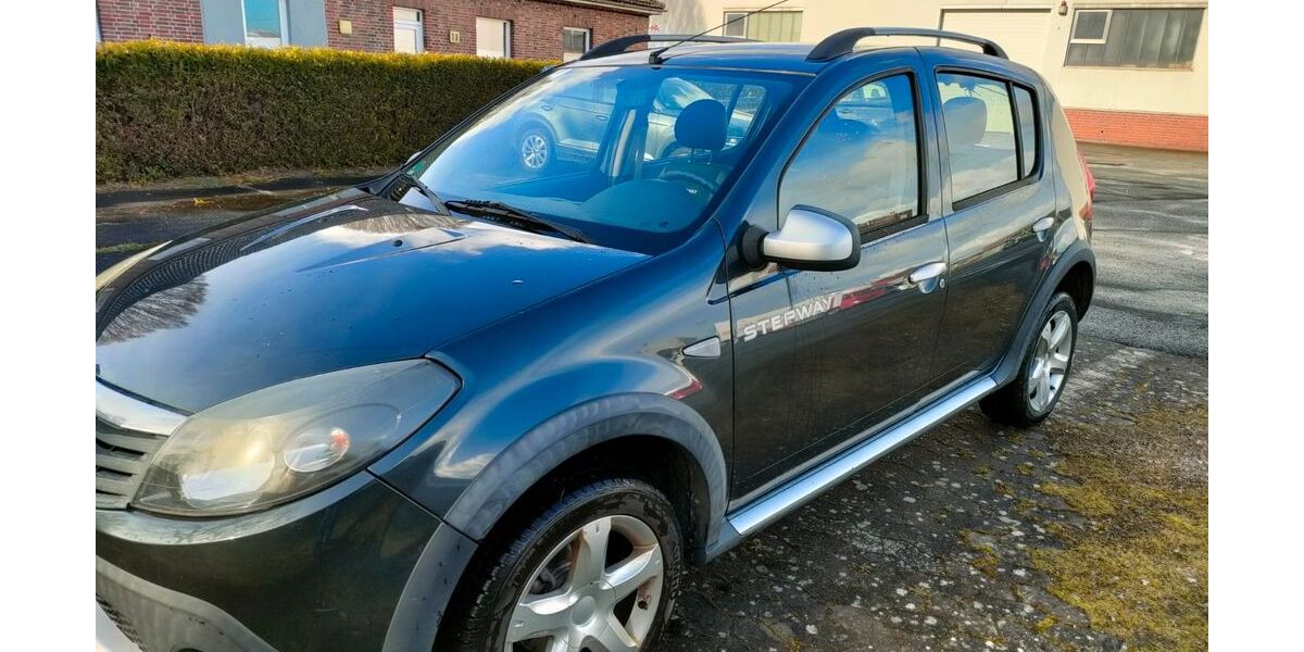 Dacia Sandero 180.000 km 2.300 &euro; Bremen 28199