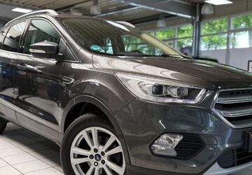 Ford Kuga 128.000 km 10.990 &euro; Bremen 28207