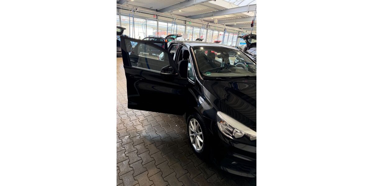 BMW 216 Active Tourer 89.400 km 12.800 &euro; Bremen 28755