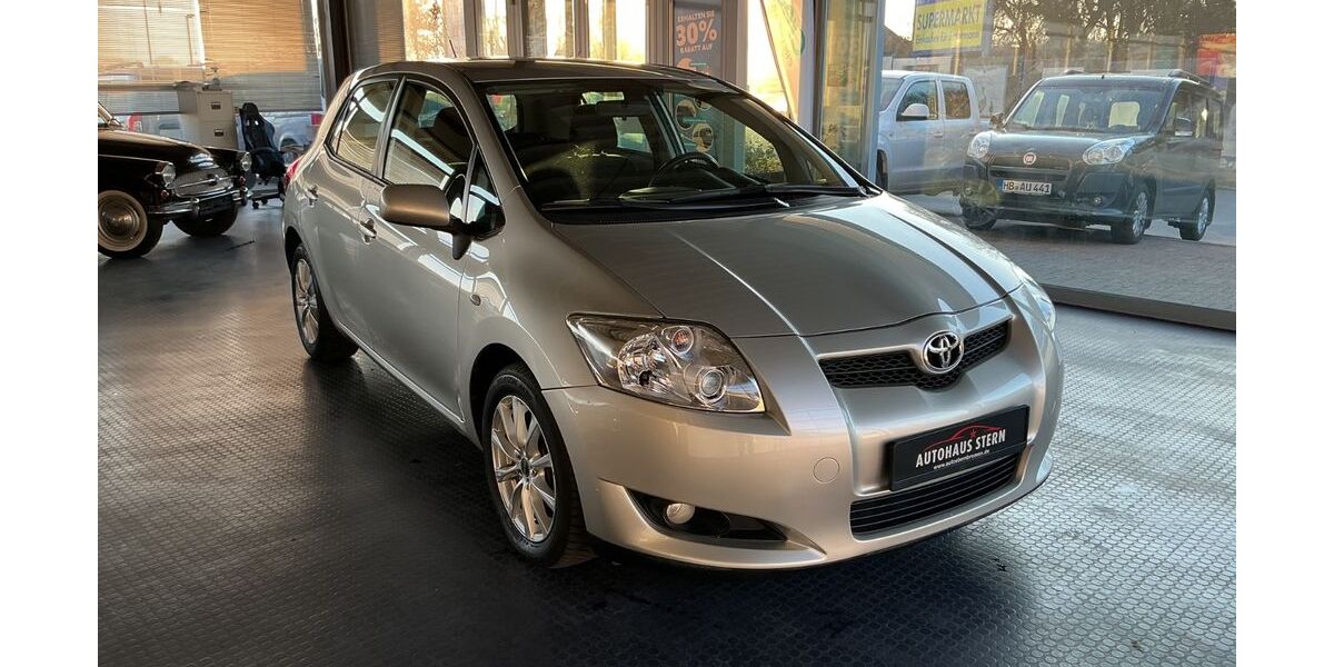 Toyota Auris 125.000 km 7.990 &euro; Bremen 28201