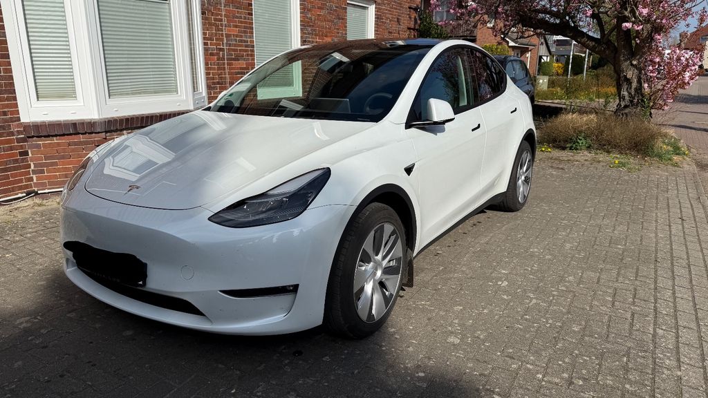 Tesla Model Y 8.000 km 37.500 &euro; Ganderkesee 27777