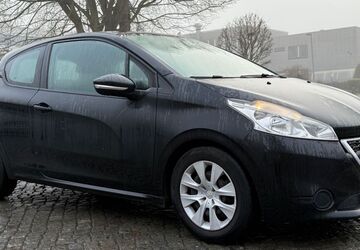 Peugeot 208 150.000 km 4.790 &euro; Bremen 28329
