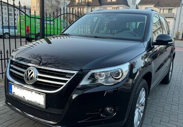 VW Tiguan 56.000 km 10.500 &euro; Bremen 28309