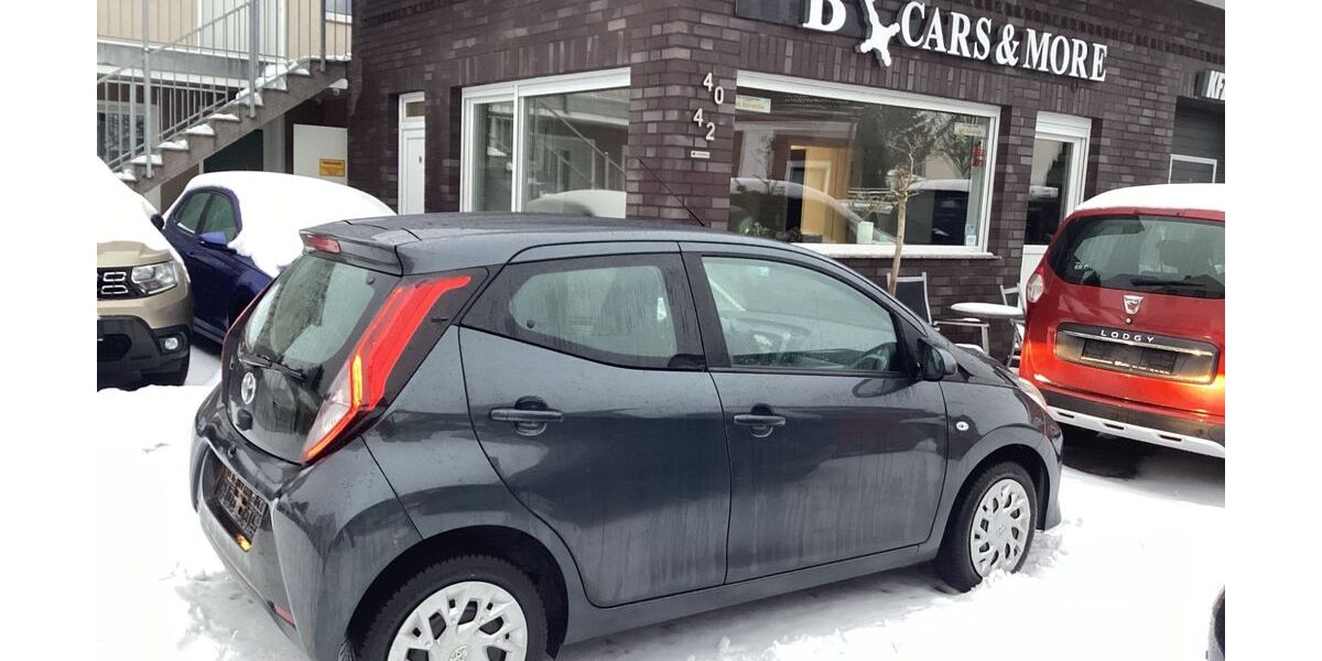 Toyota Aygo (X) 35.400 km 12.490 &euro; Bremen 28309