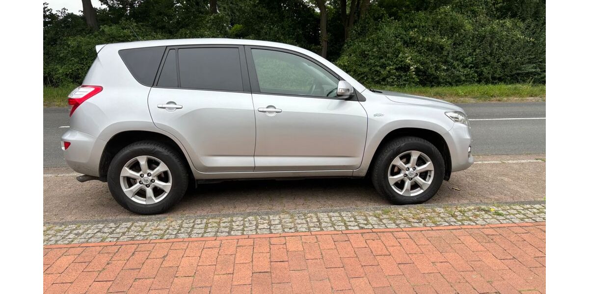 Toyota RAV 4 179.000 km 8.999 &euro; Bremen 28355