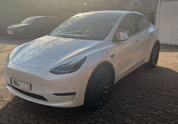 Tesla Model Y 46.851 km 36.300 &euro; Bremen 28757