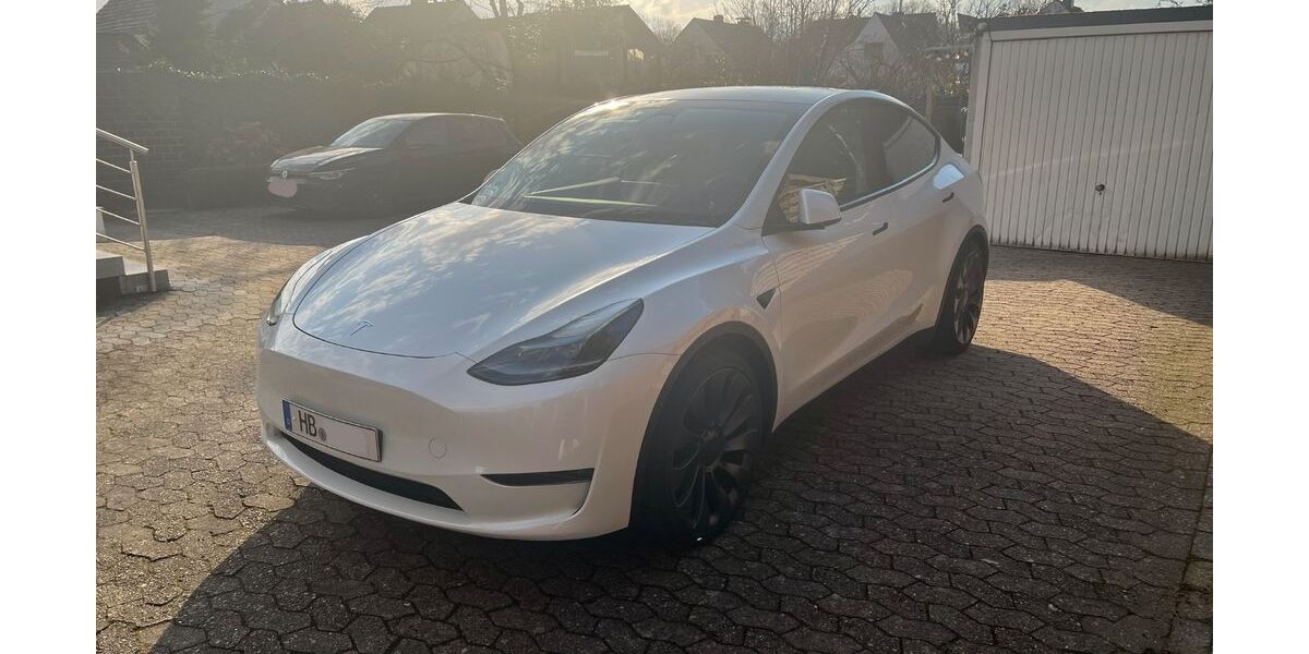 Tesla Model Y 46.851 km 36.300 &euro; Bremen 28757