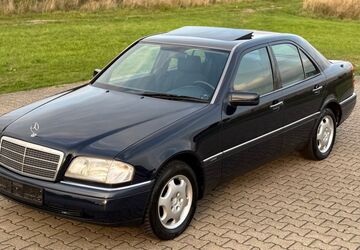 Mercedes-Benz C 180 165.300 km 4.950 &euro; Bremen 28277