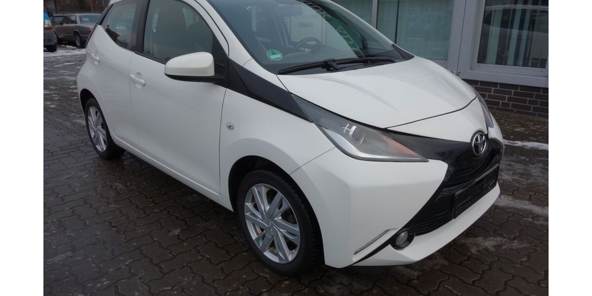 Toyota Aygo (X) 163.858 km 6.910 &euro; Bremen 28357